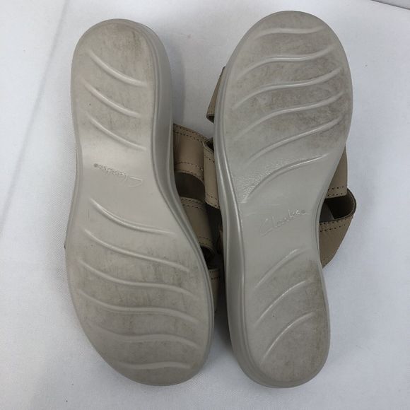 Clarks Ultimate Comfort Womens Size 8.5 M Slip On Tan Beige Sandals - Picture 9 of 9